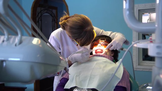 A young woman came to the dentist for dental treatment