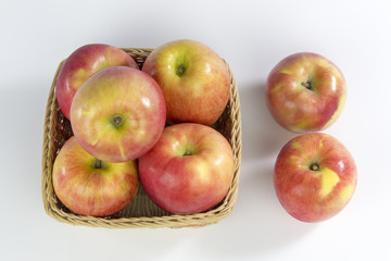 apples in a bamboo basket 