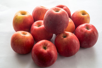 ripe red apples