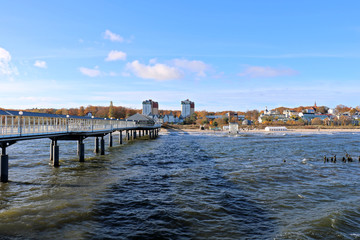 Fototapeta na wymiar Blick auf Heringsdorf von der Seebrücke