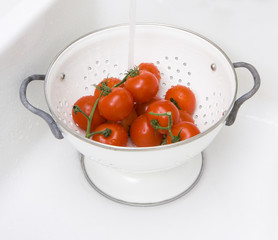 Tomaten im Sieb