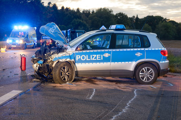 Polizeiauto verunfallt