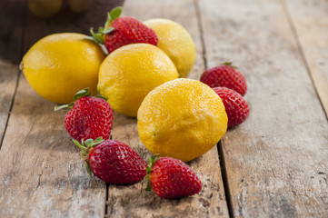 Lemon and strawberries, source of vitamin C