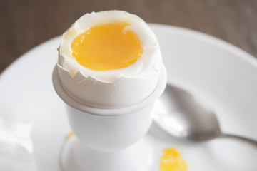 5 minute boiled egg in egg cup