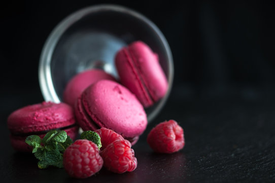 macaroons with raspberries
