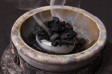 Styrax is a natural resin obtained from the Liquidambar bark. In ancient times this was the most important incense material. The scent of the black Styrax is strong and has an intensive vanilla aroma.