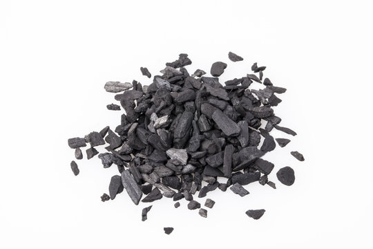 Styrax is a natural resin obtained from the Liquidambar bark. In ancient times this was the most important incense material. The scent of the black Styrax is strong and has an intensive vanilla aroma.