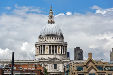 Fototapeta na wymiar LONDON, ENGLAND - JUNE 15 2016: Amazing view of St. Paul Cathedral in London, Great Britain