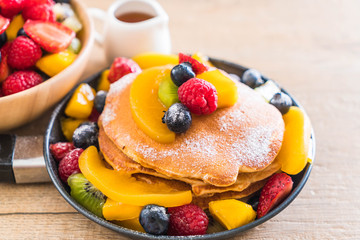 pancake with mix fruits