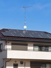 ソーラーパネルを設置した住宅