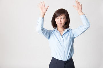 Fototapeta premium OLポートレート・ミドル女性(白バック)