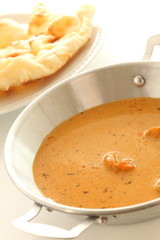 Indian food, shrimp curry and nann