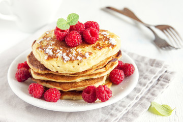 pancakes with berries