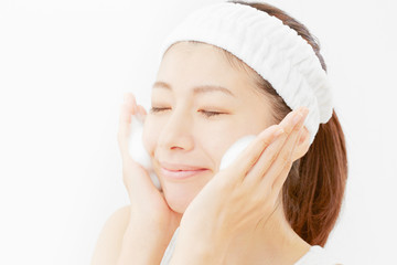 女性　洗顔