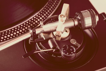 Setting weight and anti-skating customization on turntable