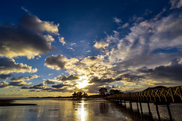 Obraz premium 朝日、空、雲、海、青森県、平内町