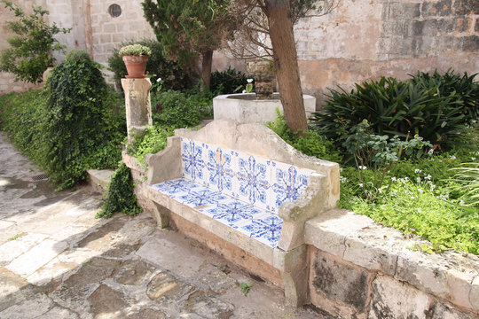 Minorque, azulejos dans le couvent de la cath&eacute;drale de Ciutadella