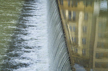 weir