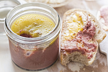 Chicken liver pate with fresh bread 