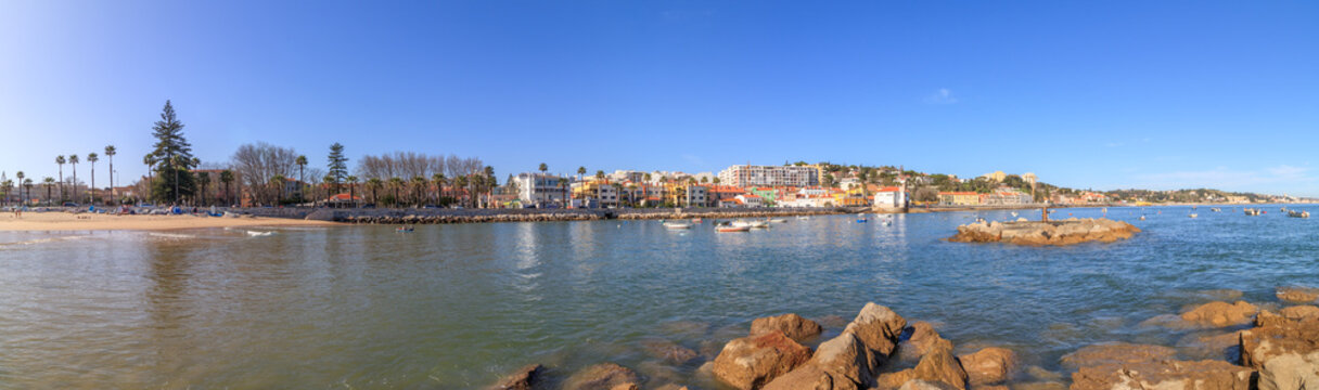 Vista Panor&acirc;mica da Vila de Pa&ccedil;o de Arcos em Portugal