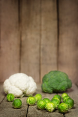 Verschiedene Kohlsorten, Rosenkohl, Brokkoli und Blumenkohl