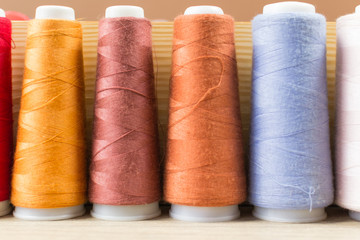 Nici nawinięte na szpulki