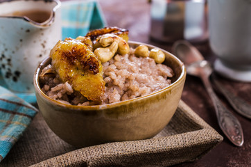 Rice porridge with banana