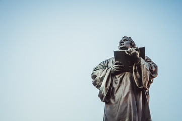 Martin Luther Statue auf dem Anger Erfurt - obrazy, fototapety, plakaty