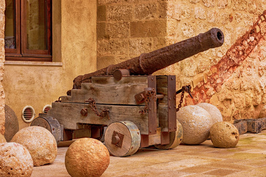 cannone castello otranto