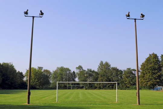 Fu&szlig;ballplatz