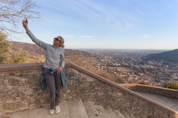 Fototapeta premium Selfie with cityscape