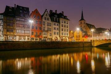 Fototapeta na wymiar Strasbourg. Quay St. Thomas.