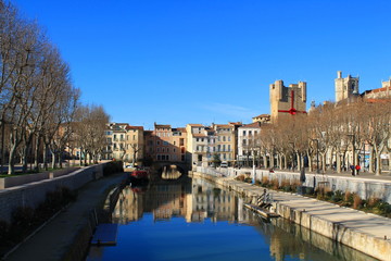 Naklejka premium Canal de la Robine à Narbonne, France