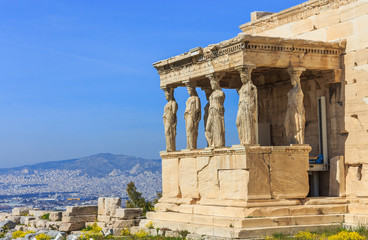Obraz premium ruiny starożytnej świątyni na wzgórzu Akropolu