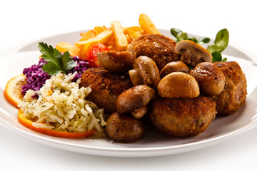 Meatballs wirh french fries