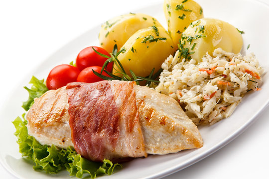 Grilled chicken fillet with potatoes