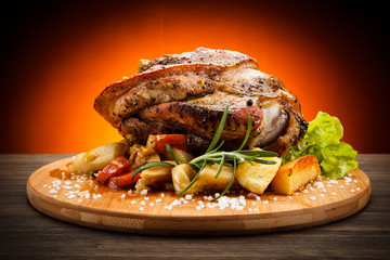 Roast knuckle on cutting board