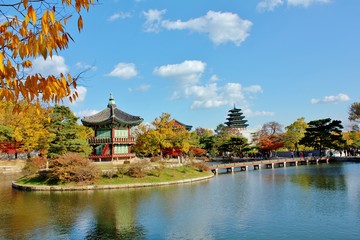 Obraz premium 경복궁, 향원정, 가을