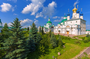 Fototapeta na wymiar Spaso-Yakovlevsky Monastery in Rostov. Monastery of St. Jacob Saviour. Golden Ring of Russia.