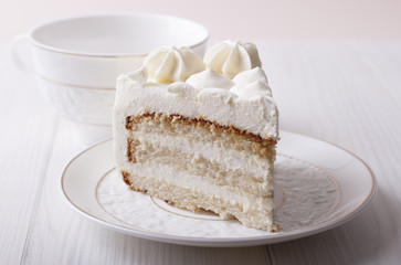 Biscuit cake with cream cheese cream