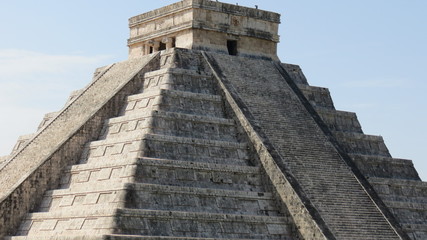 El Castillo Chichen Itza