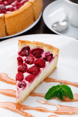 Cheesecake with raspberries