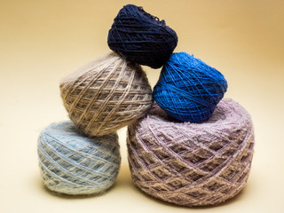 balls of wool pyramid