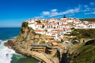 Fototapeta premium Küstenstadt Azenhas do Mar, Lissabon Umgebung