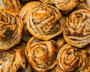 buns with poppy out of puff pastry