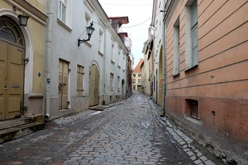 Fototapeta na wymiar Streets in Old Town Tallinn in the winter.