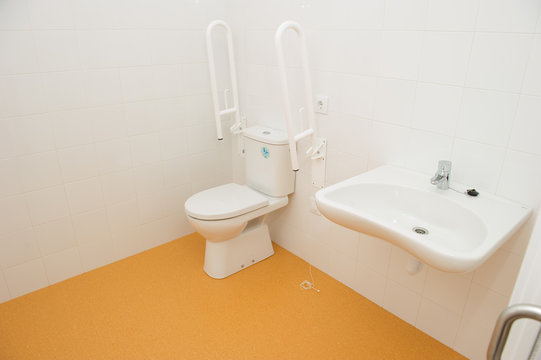 ba&ntilde;o adaptado