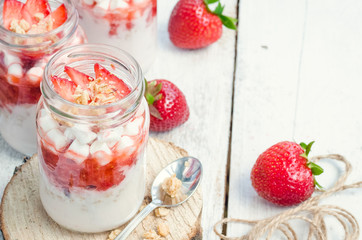 Yoghurt with strawberries