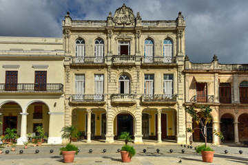 Fototapeta na wymiar Plaza Vieja - Havana,