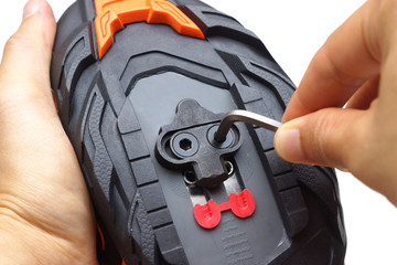 Installing a clipless cleat to a mountain bike cycling shoe